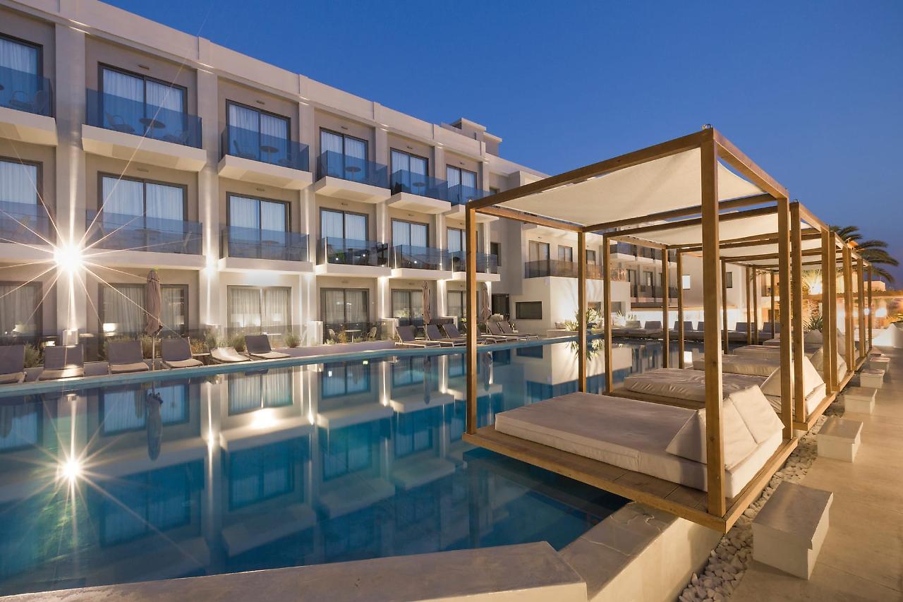 Samian Mare Hotel, & Karlovassi