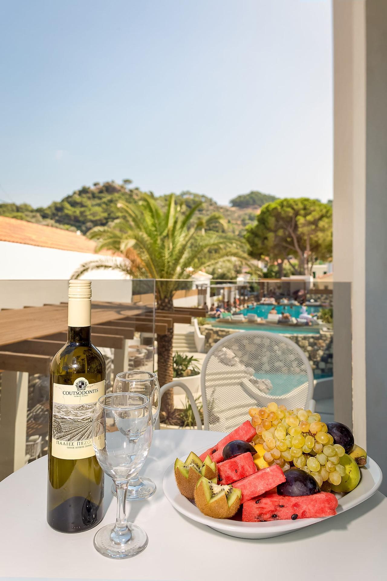 Samian Mare Hotel, & 4* Karlovassi
