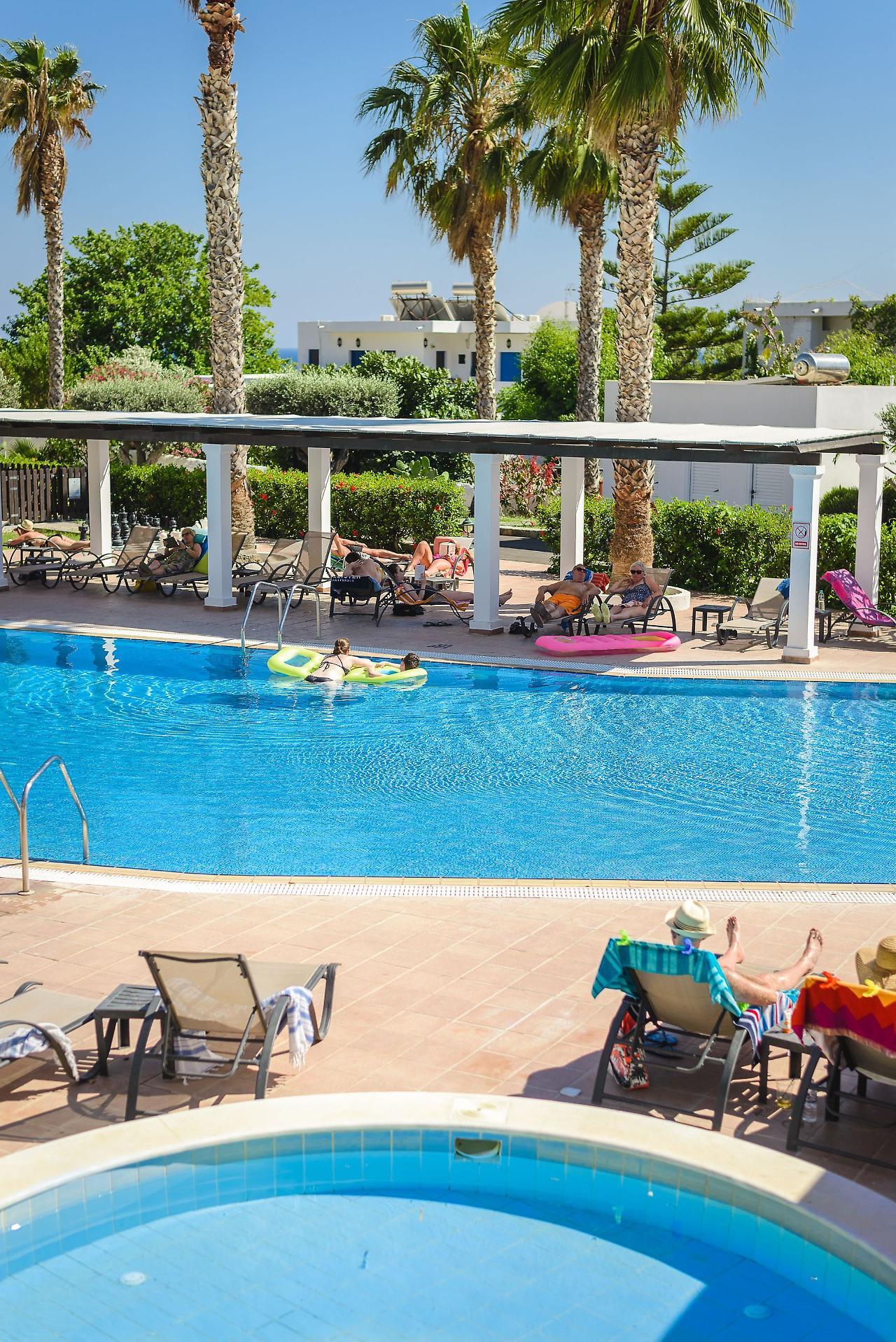 Aparthotel Pefkos Village