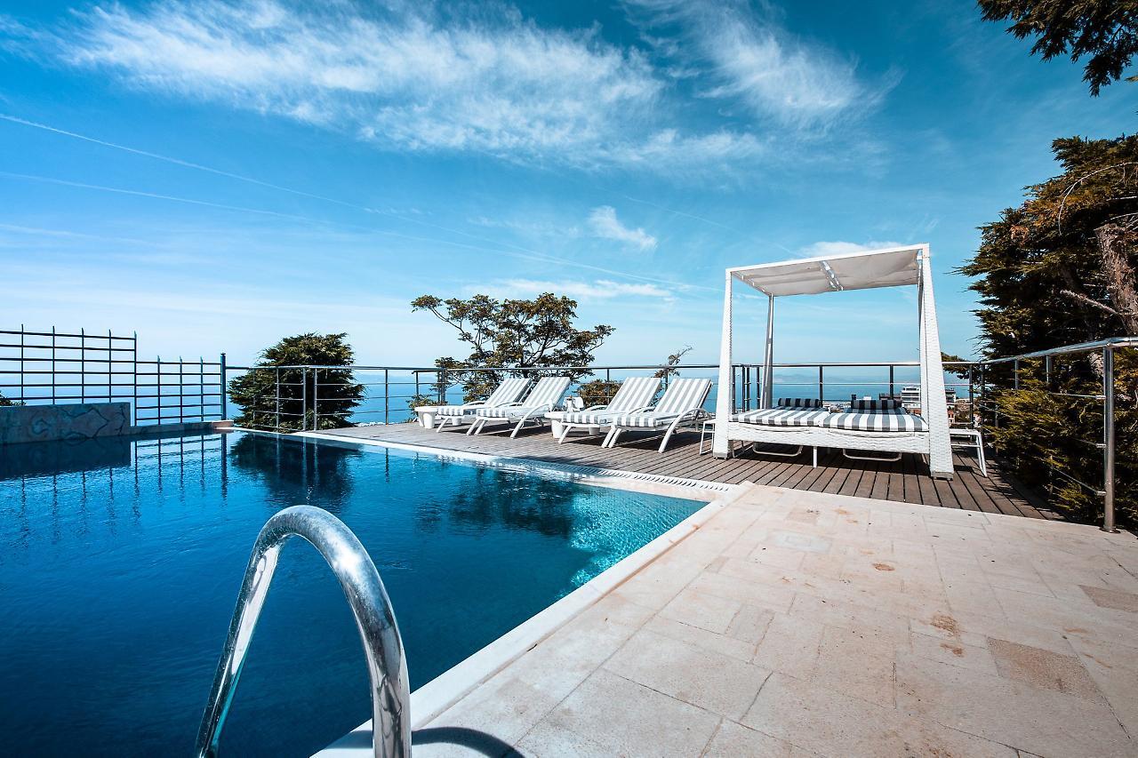 Villa Azure *