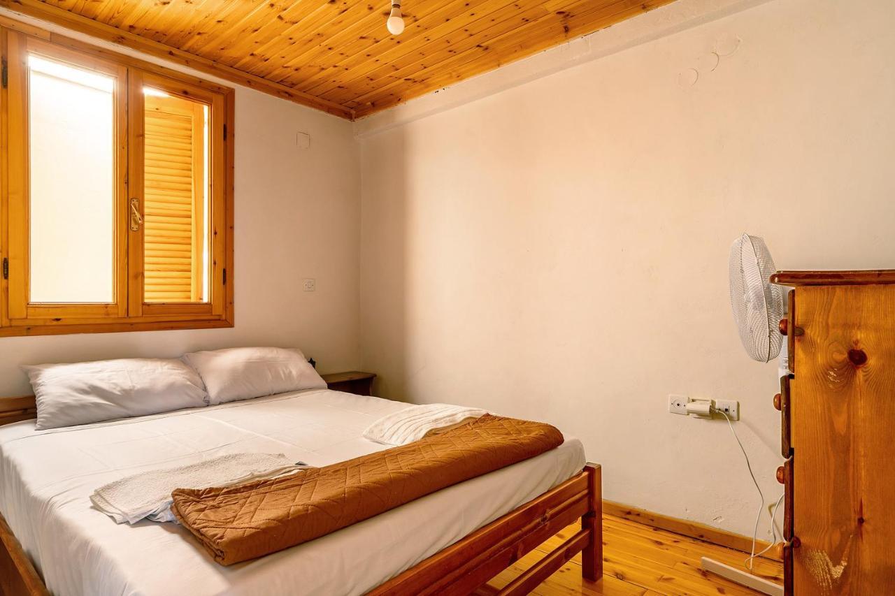 Platanos Apartment