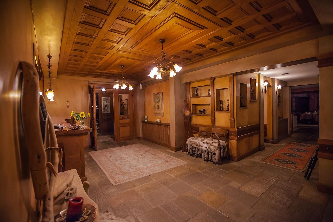 Aparthotel House