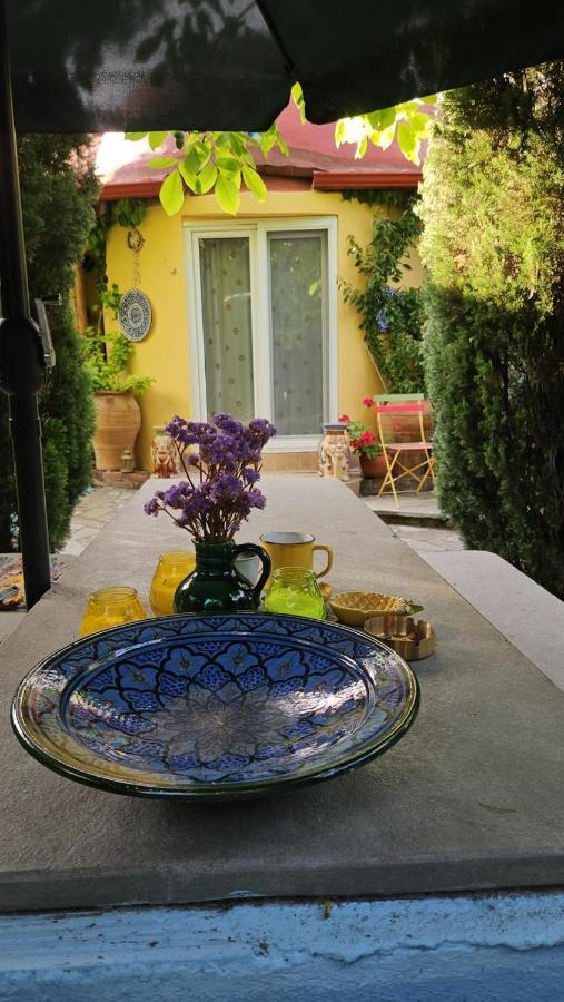 & Gardens 2-bed In Sevasti *