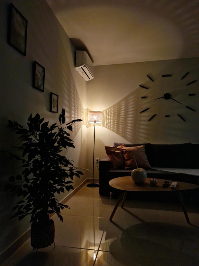 Apartment S N G/ View