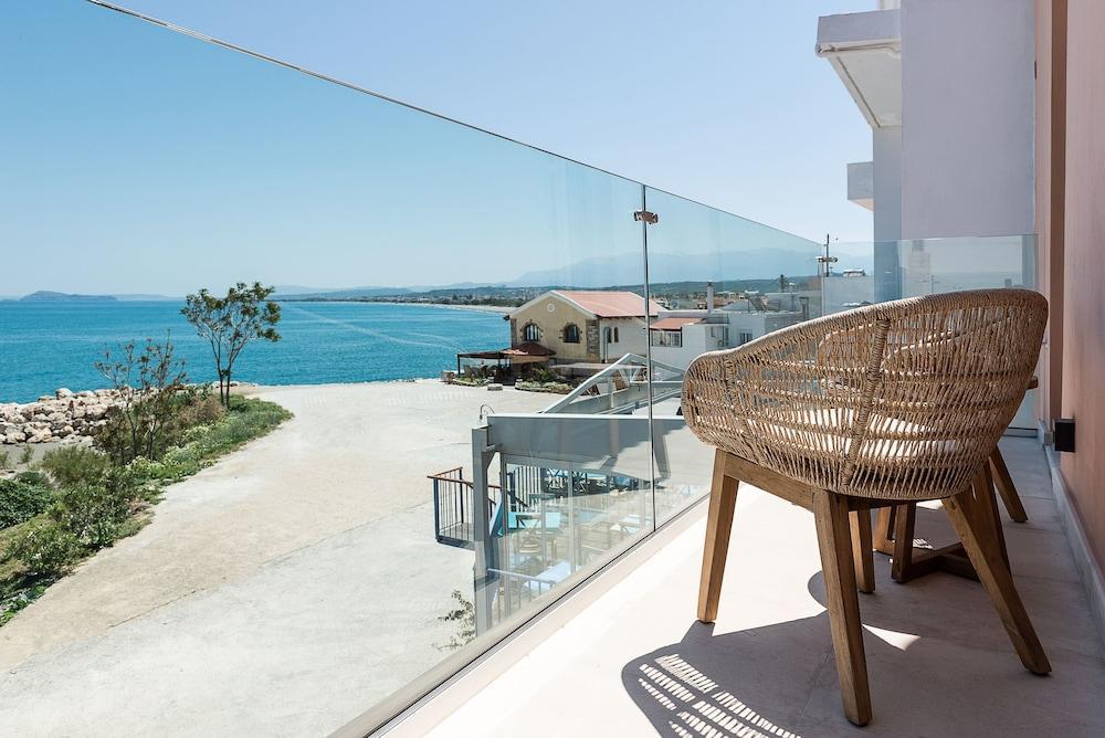 Apartment Avra Harbour