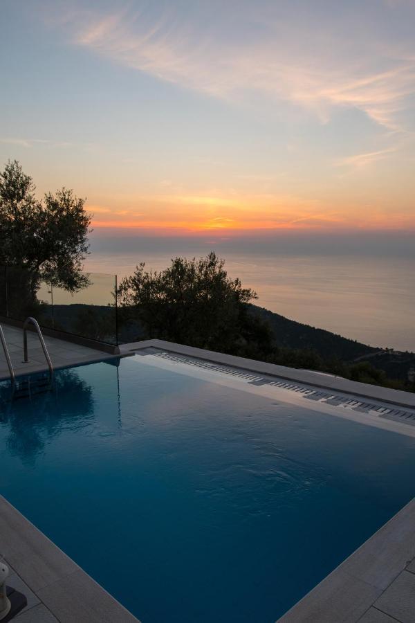 Topaz Villa Agios Nikitas