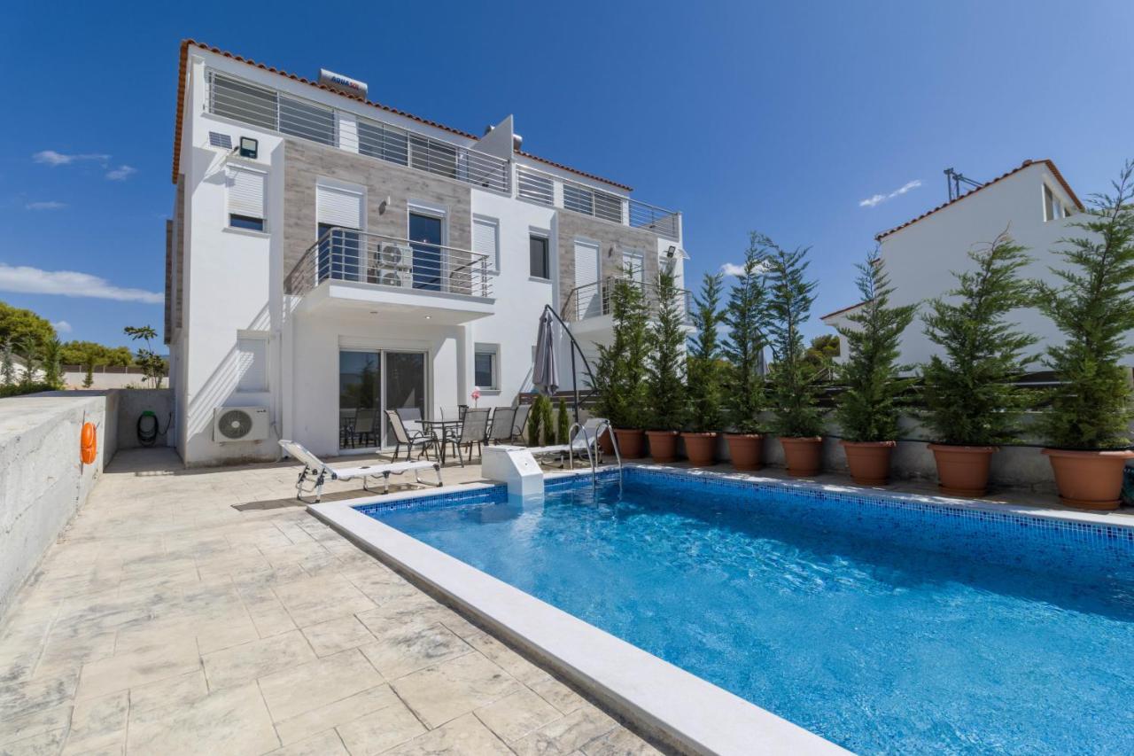 Villa Enchanted Sunlit Retreat