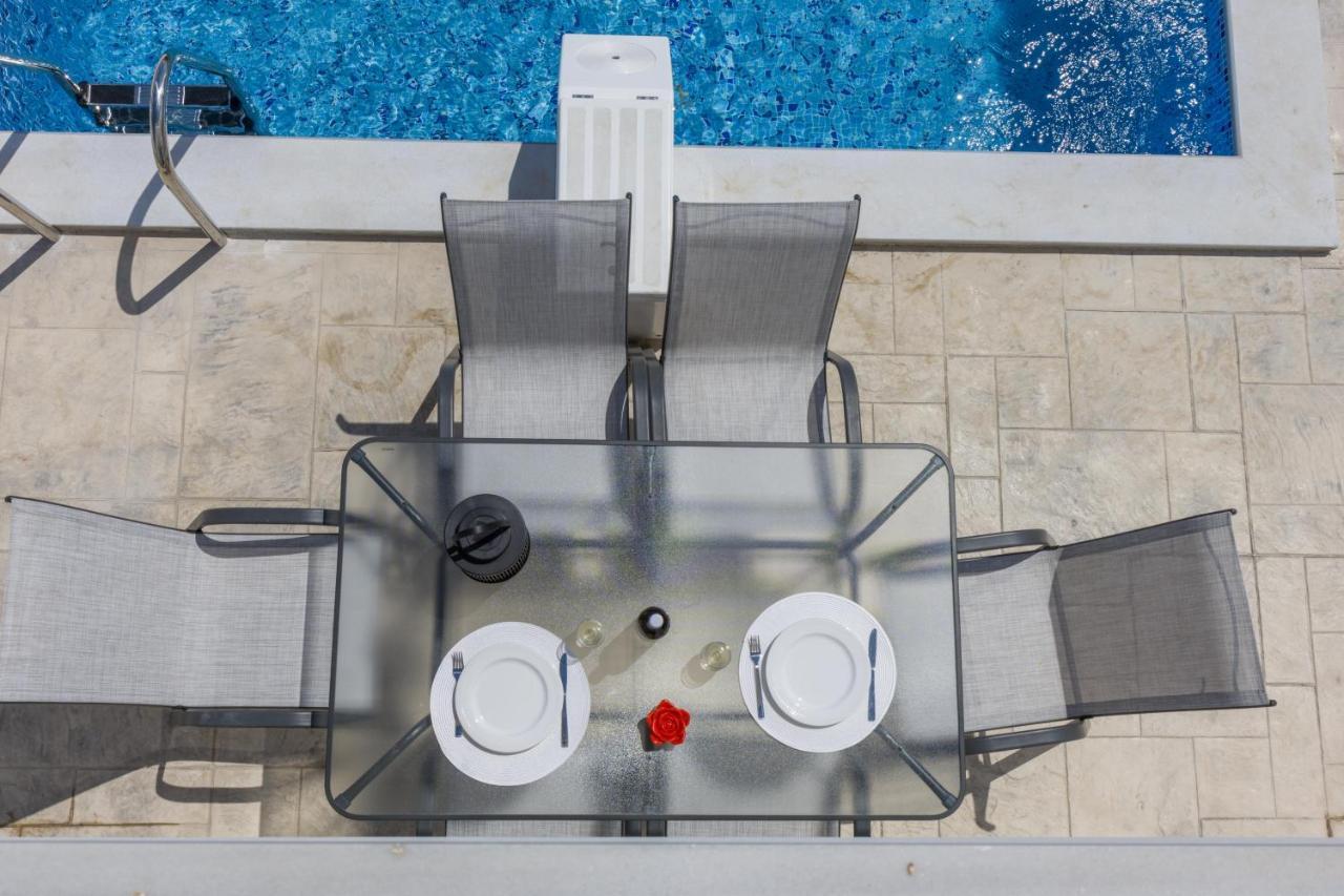 Enchanted Sunlit Retreat 1 * Isthmia