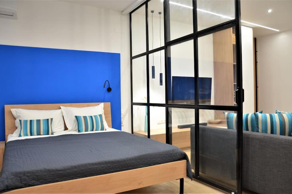 Luxurious With Sea View - Lite Blue Apartment *
