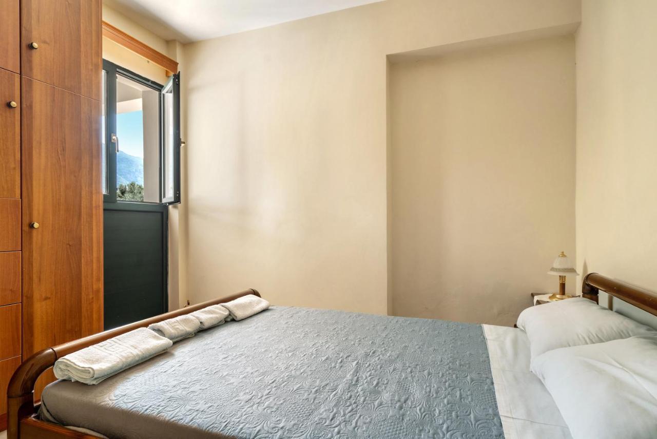 Apartment Daratos 6