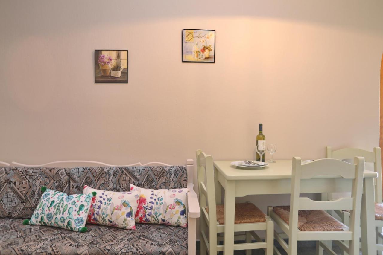 Niki Apartment