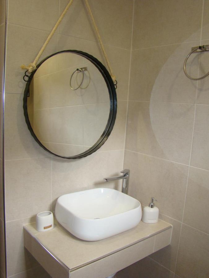 Vour 52 Apartment