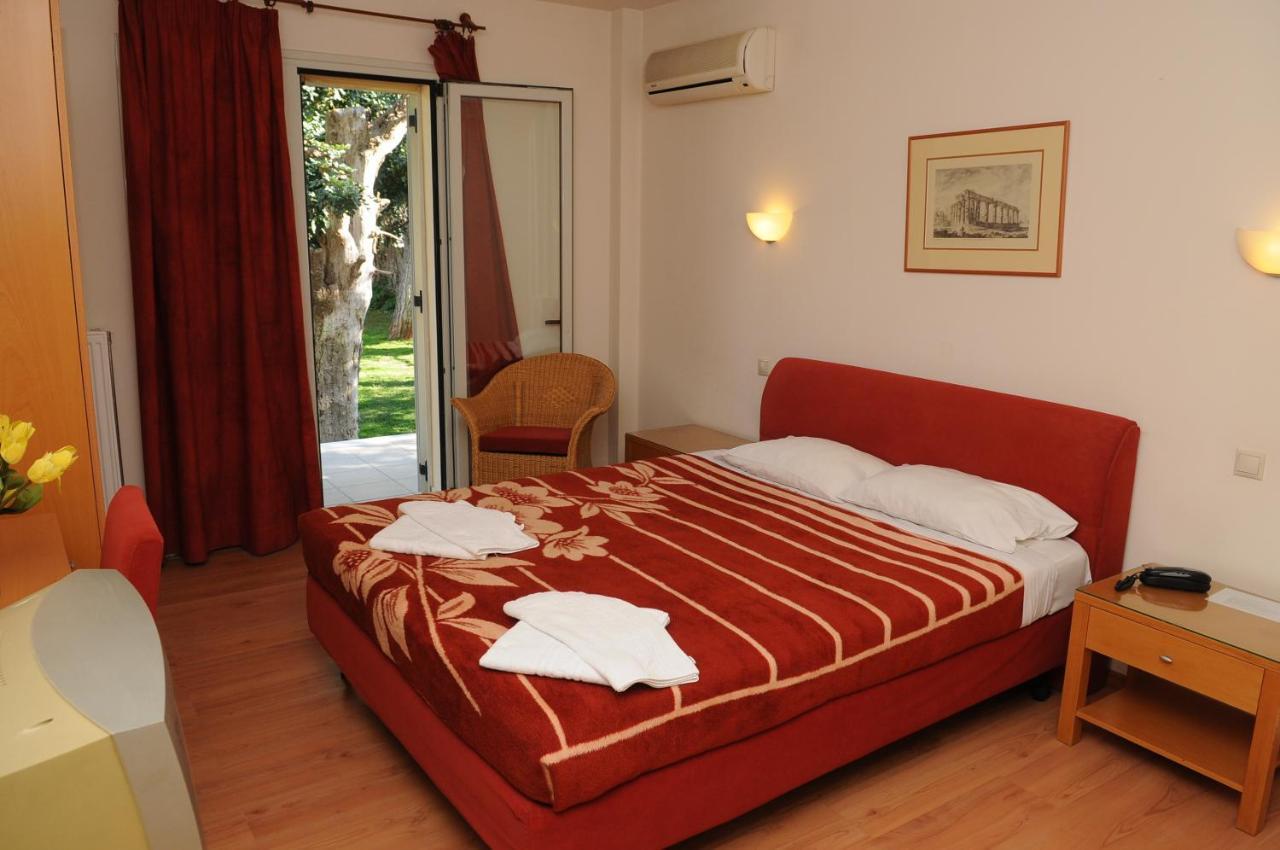 Pantheon Hotel 2*