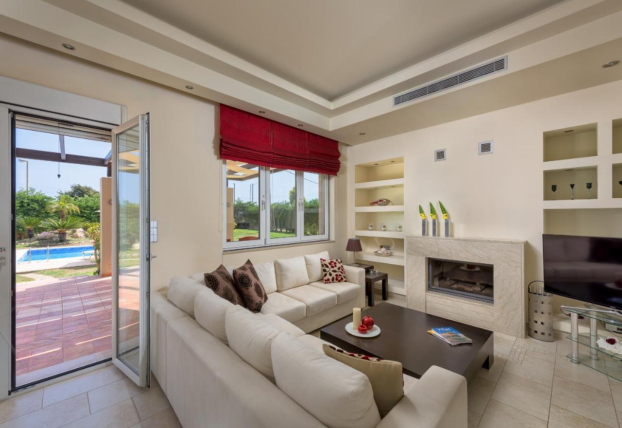 Villa Evergreen Seaside With Private Pool *
