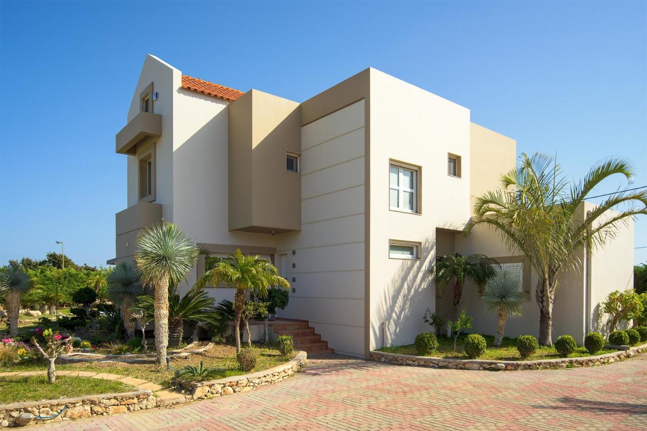 Villa Evergreen Seaside With Private Pool *