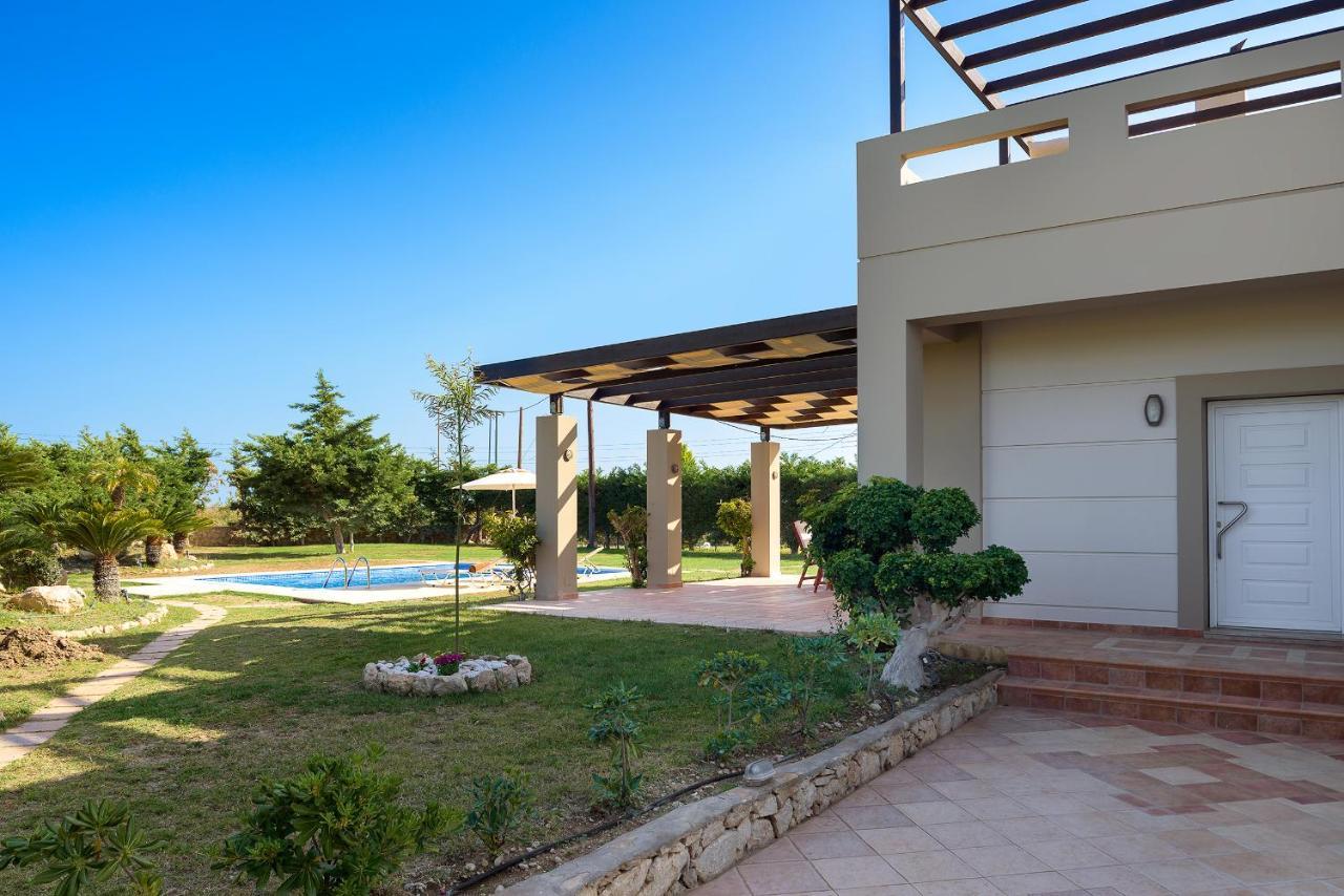 Evergreen Seaside With Private Pool *