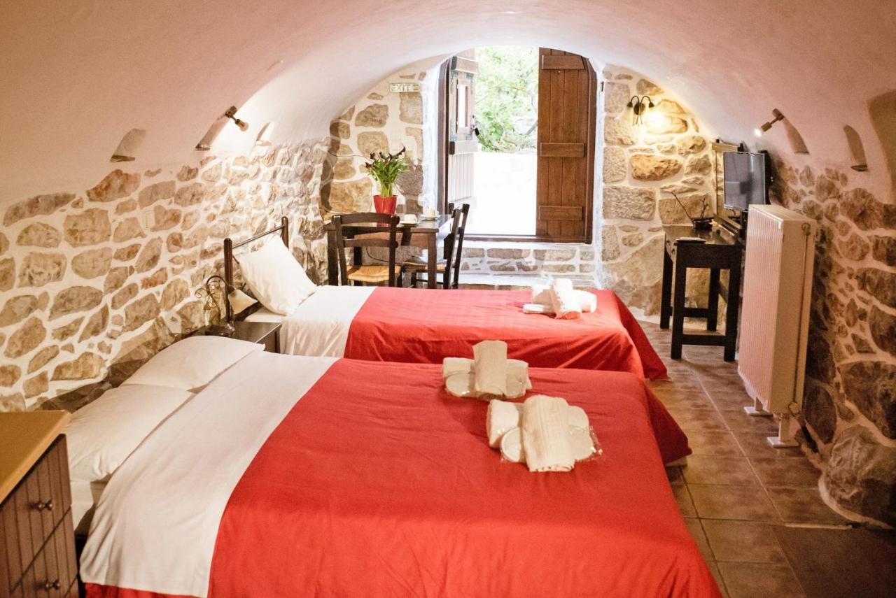 Toxotis Aparthotel Pyrgos Dirou