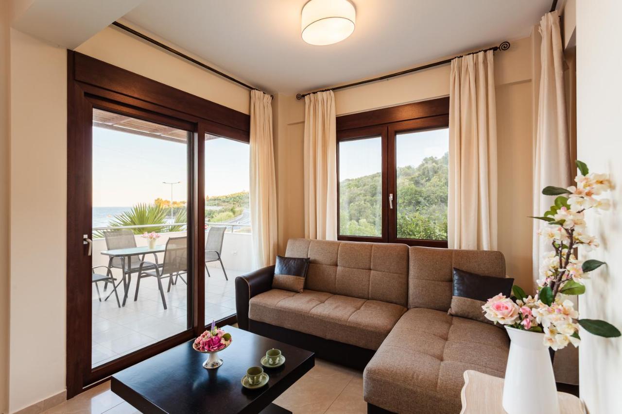 Armonia By The Sea - Majestic Seaside Retreat Petalidi