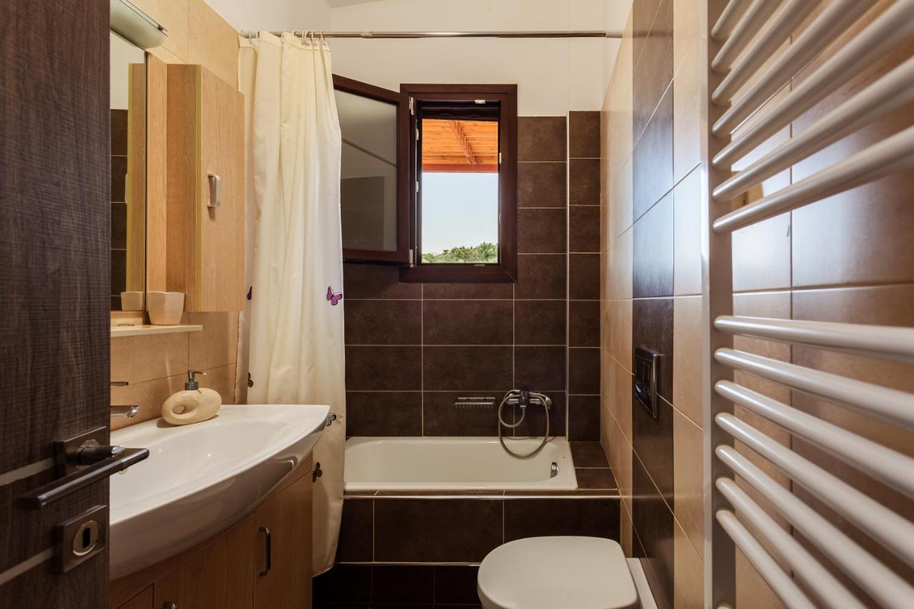Armonia By The Sea - Majestic Seaside Retreat Holiday home Petalidi