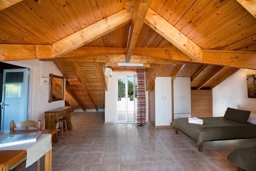 Theros Retreat Aparthotel