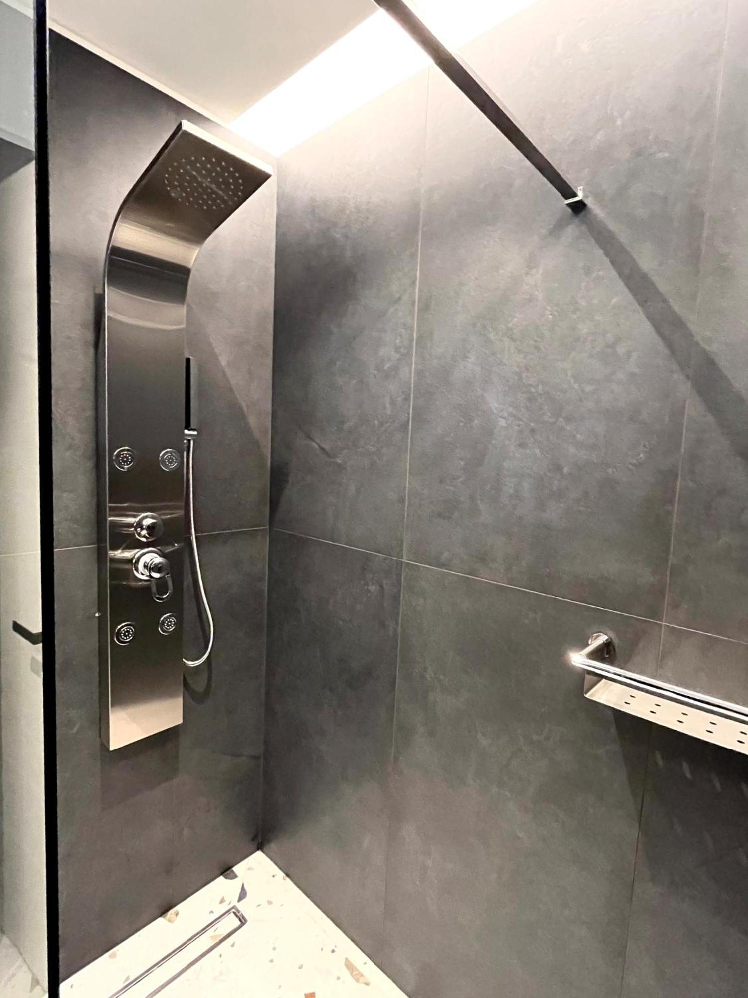 Hill Luxury Aparthotel