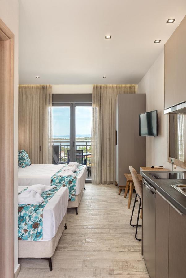 Thea Luxury