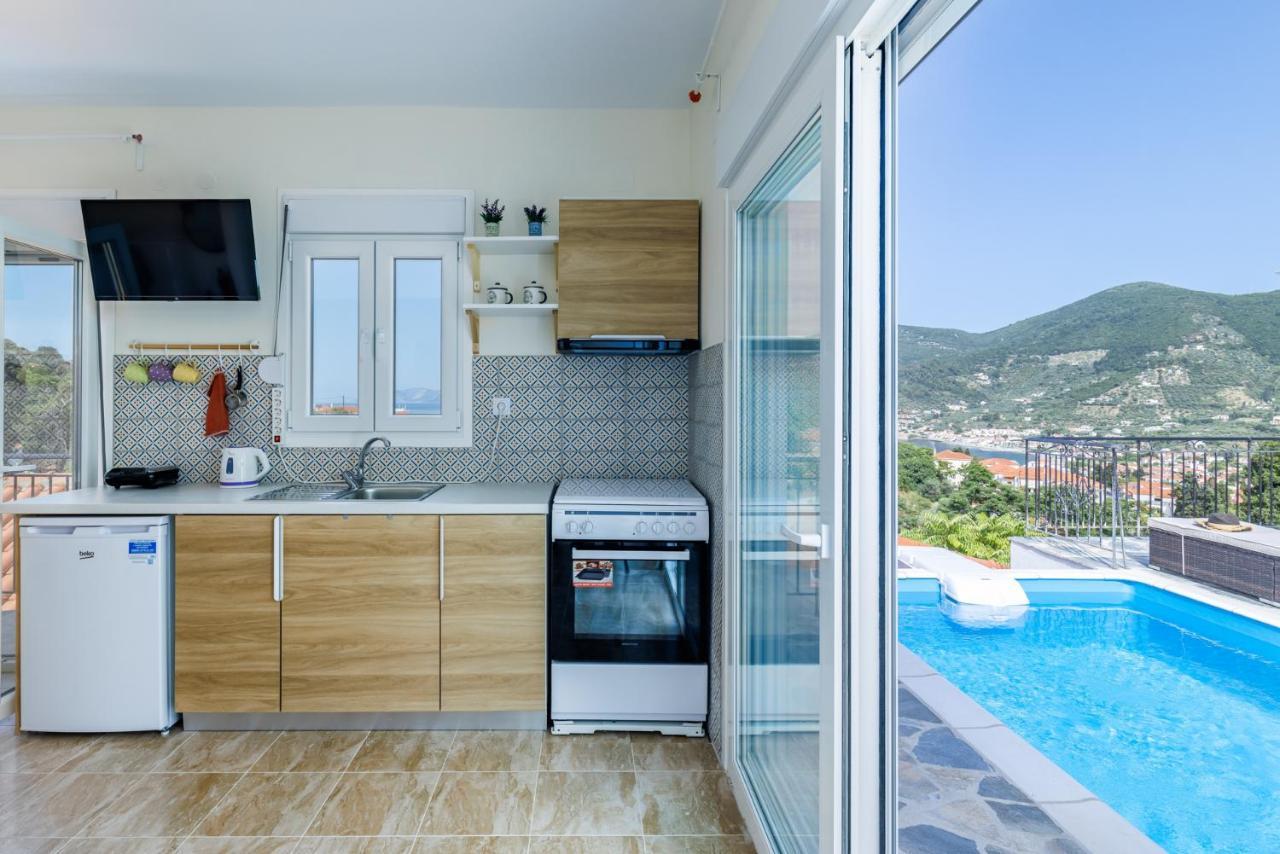 Apartment Aloupi Pool