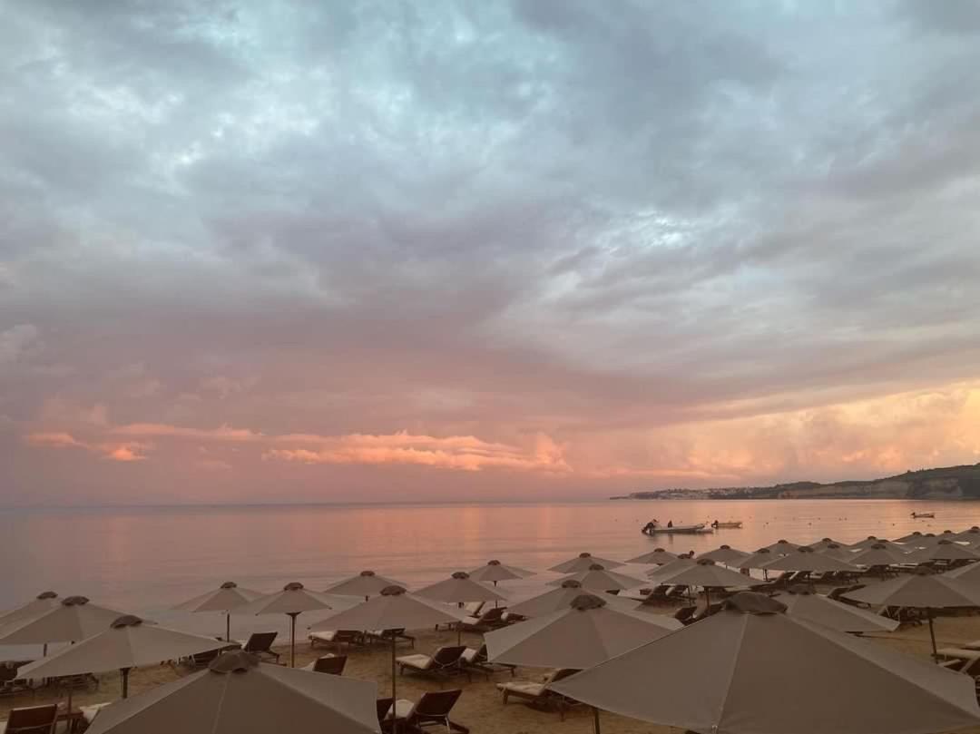 Aparthotel Peroulia *