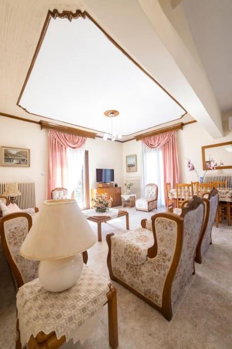 Roula's Cosy Apartment *