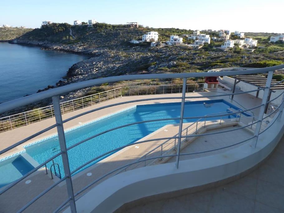 Seascape Apartment *