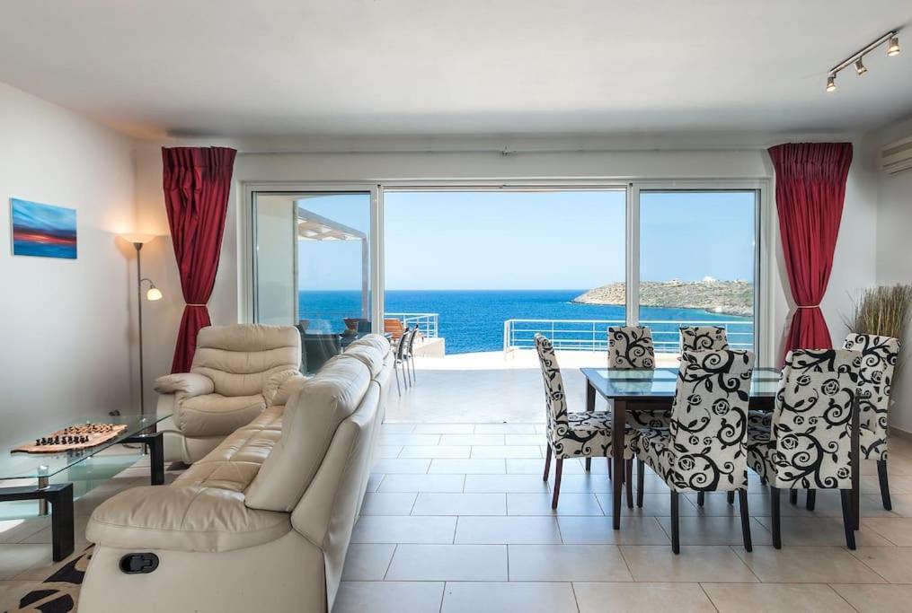 Apartment Seascape *