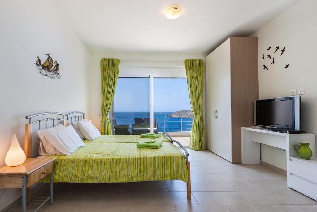 Seascape Apartment *