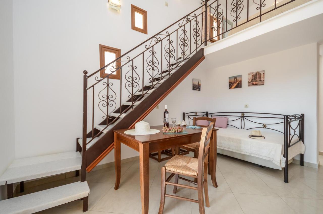 Mateus 2 * Plaka (Naxos)