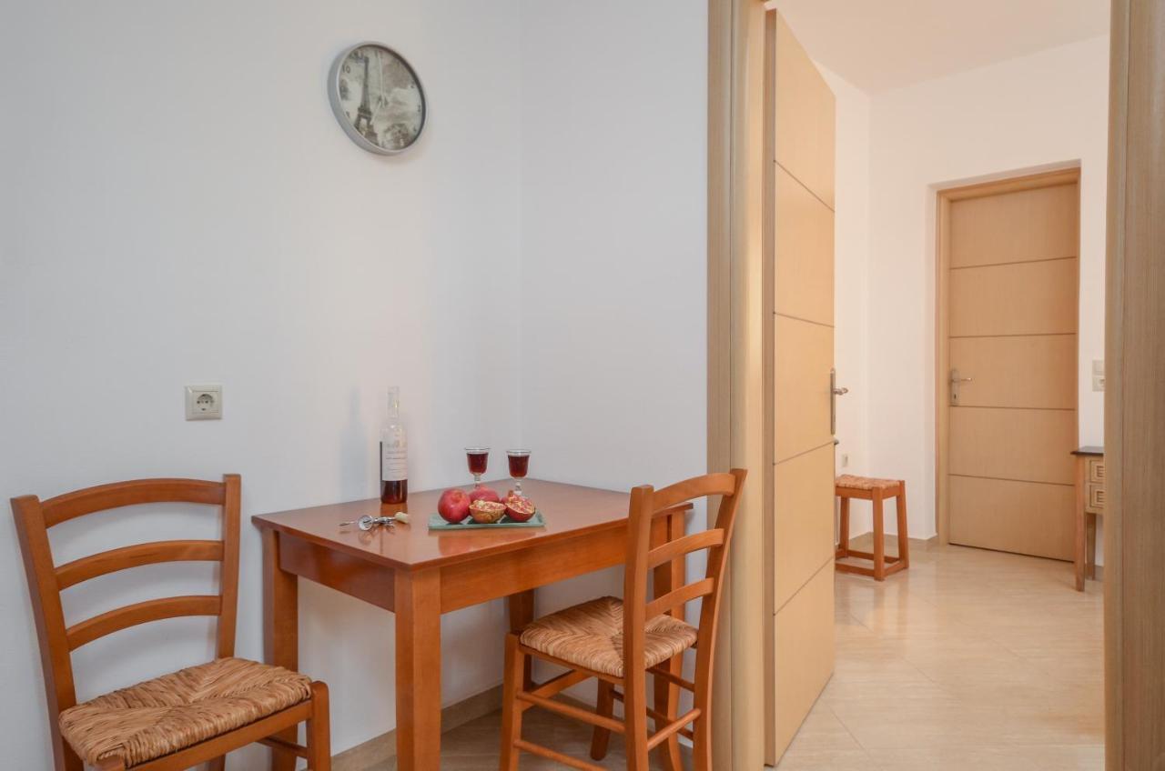 Mateus 2 Plaka (Naxos)