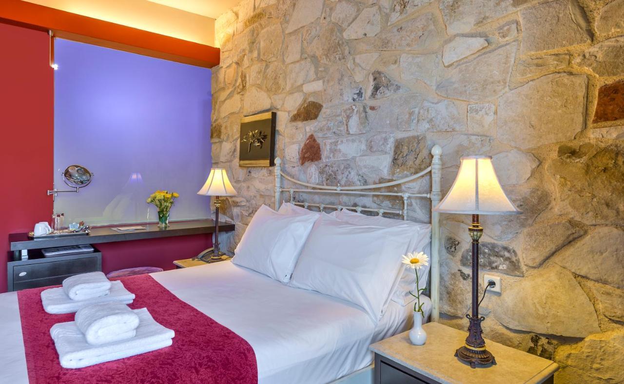 Mistral - For Solo Travelers Hotel