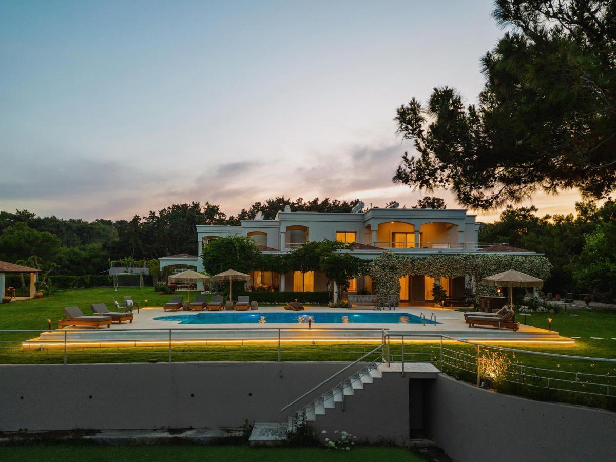 Blu Luxury Villa