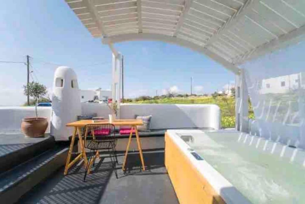 Jaccuzzi Romantic In Firostefani,sea View! Apartment *