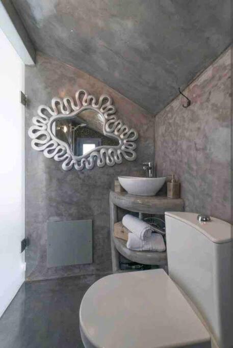 Jaccuzzi Romantic In Firostefani,sea View! Apartment *