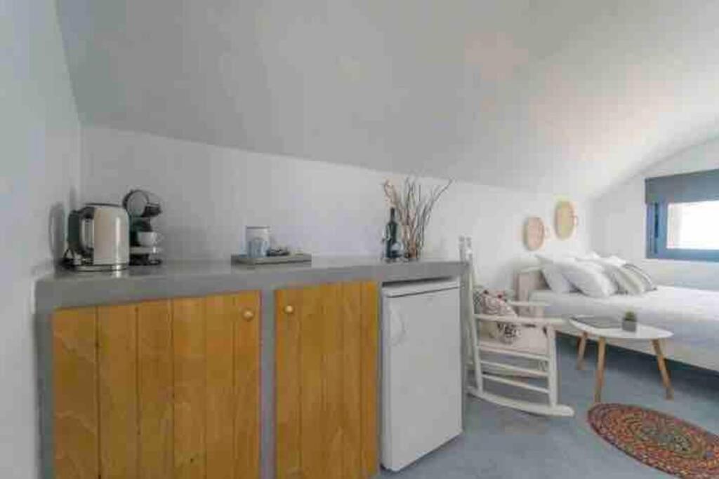 Jaccuzzi Romantic In Firostefani,sea View! Apartment