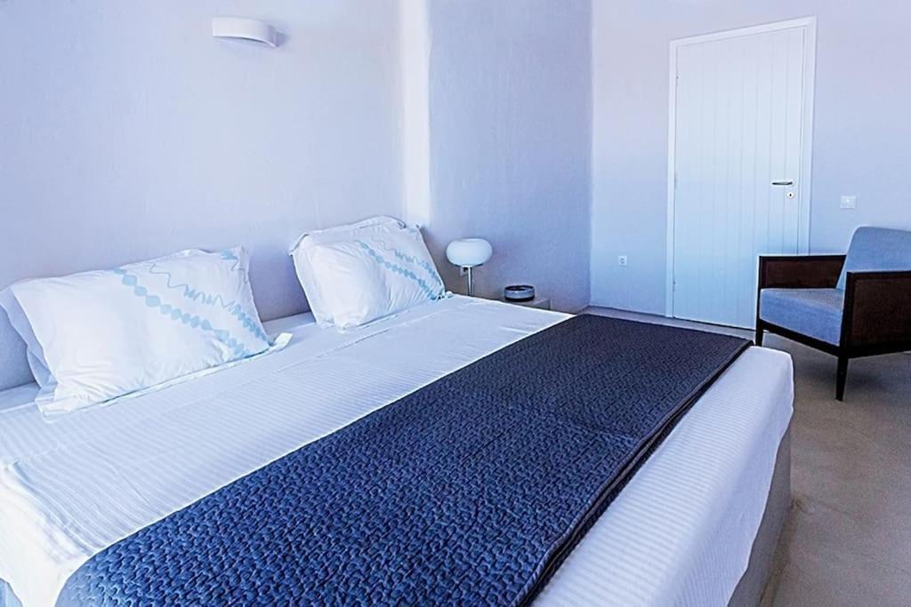 Villa Faros Kea With Private Pool And Stunning Views