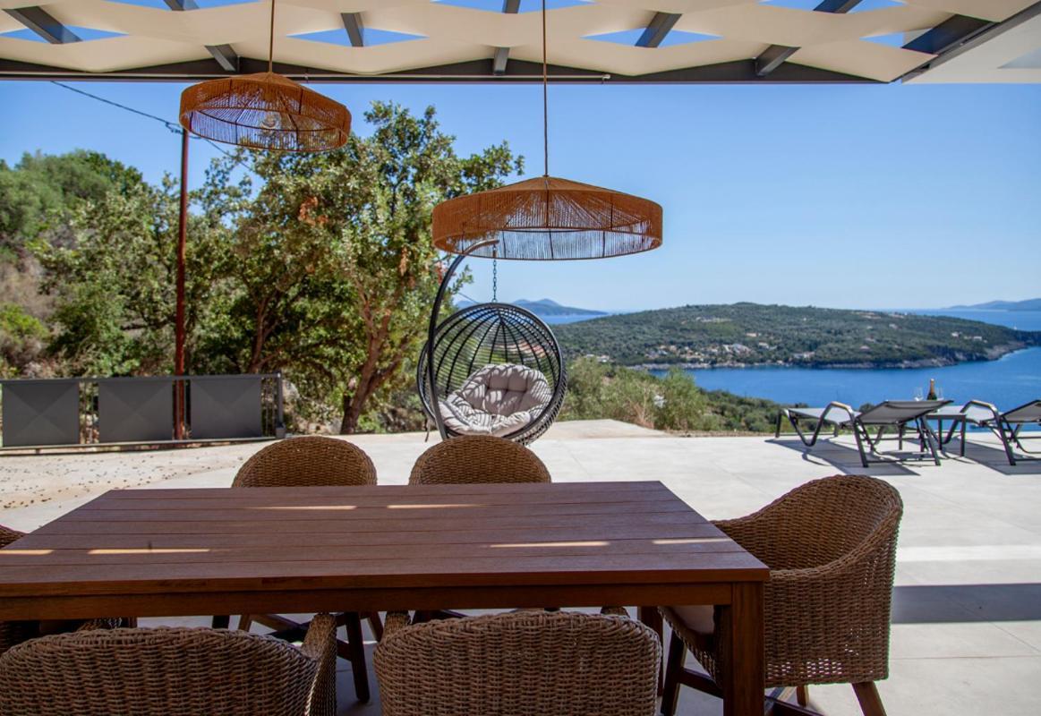 Blauw With Infinity Pool & Sea Views *
