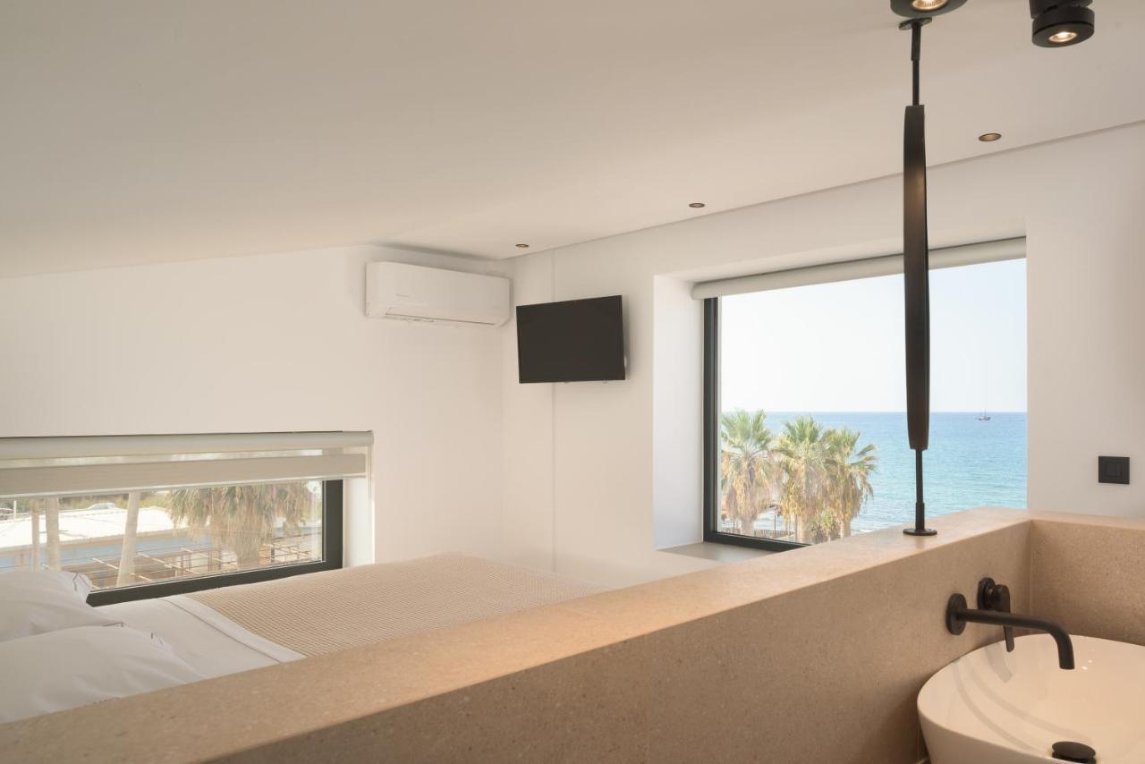 Villa Asea Villa, Spectacular Right-on-the-beach Retreat, By Thinkvilla Skaleta