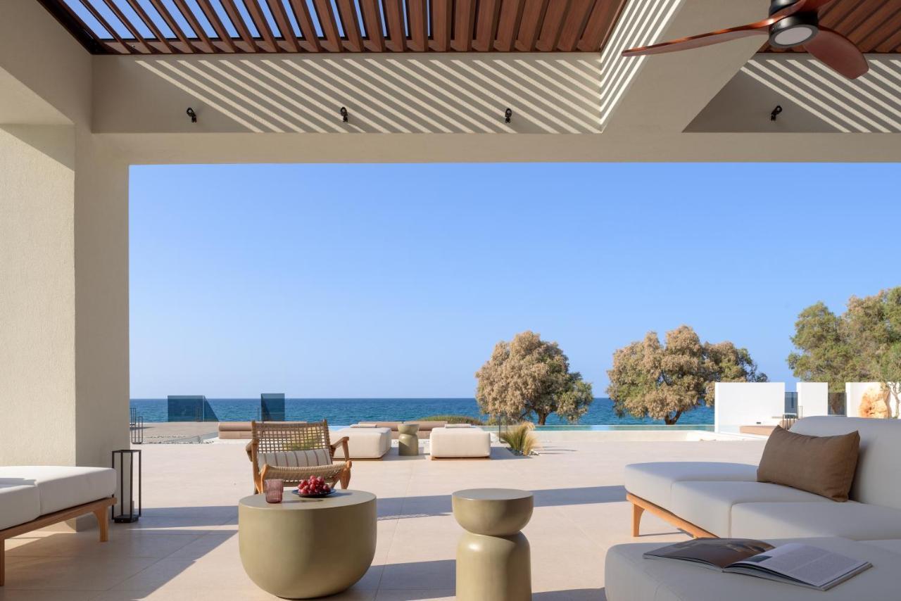 Asea Villa, Spectacular Right-on-the-beach Retreat, By Thinkvilla Villa Skaleta