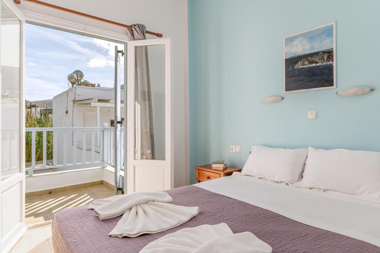 Livadia A Parikia (Paros)