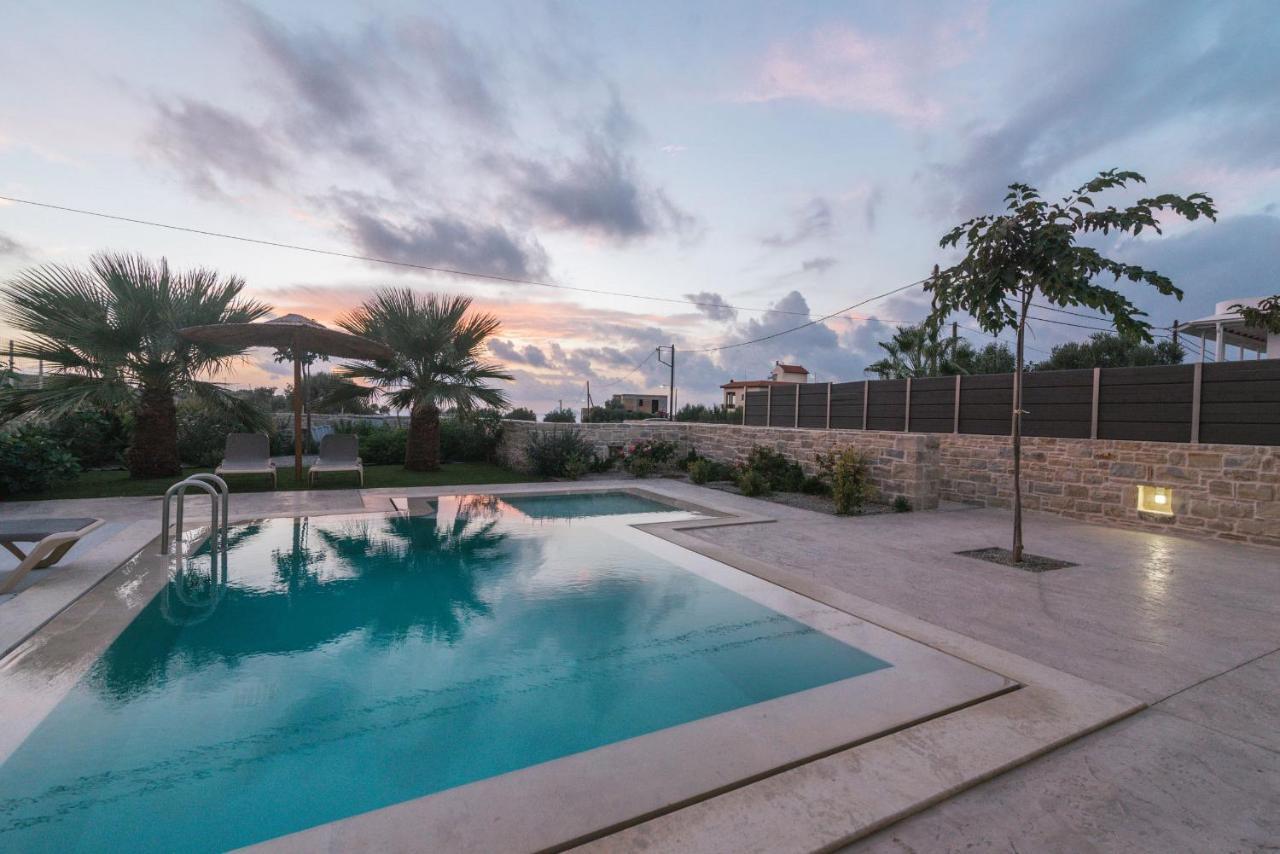 Luna With Swimming Pool In * Pitsidia