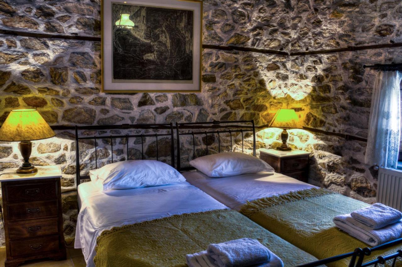 Aparthotel Annousa's House & *