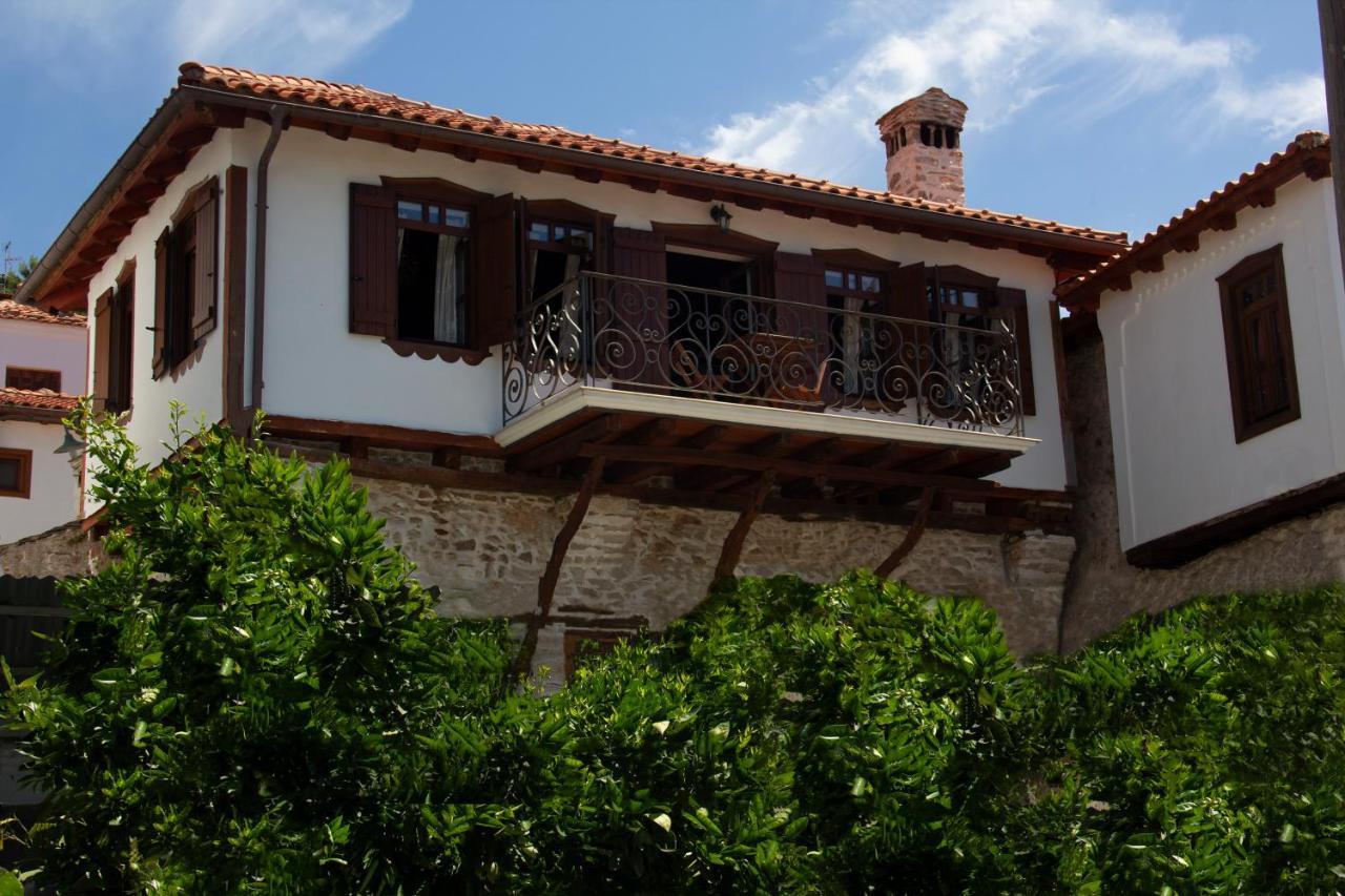 Annousa's House & Aparthotel