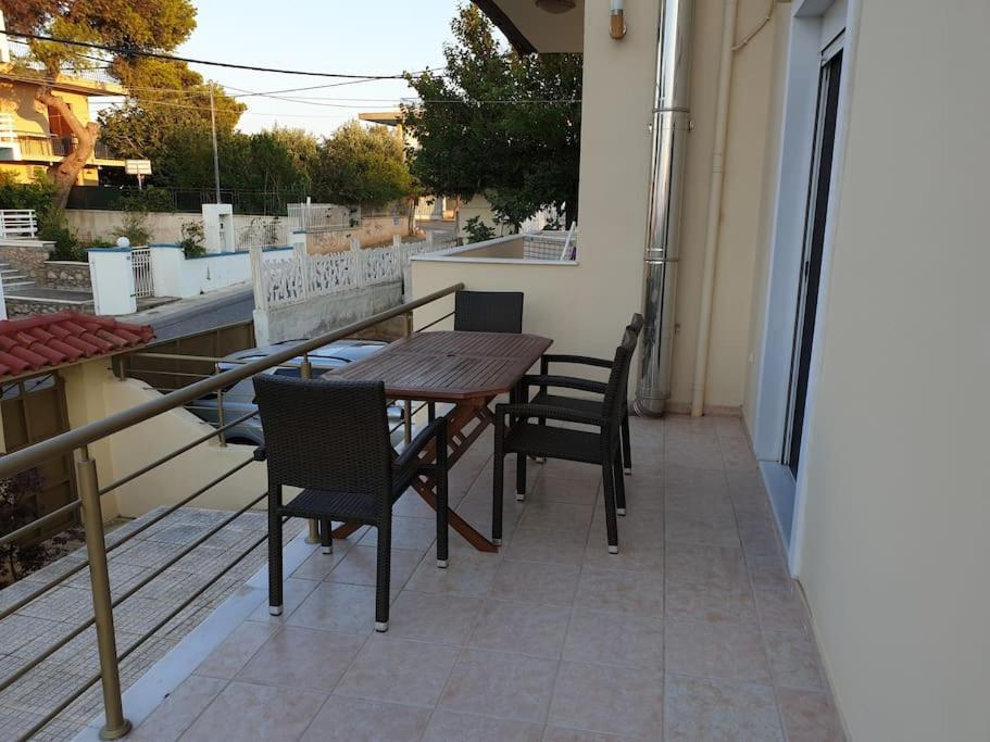 Sun-n-waves Holidaymakers Rafina (Attica)