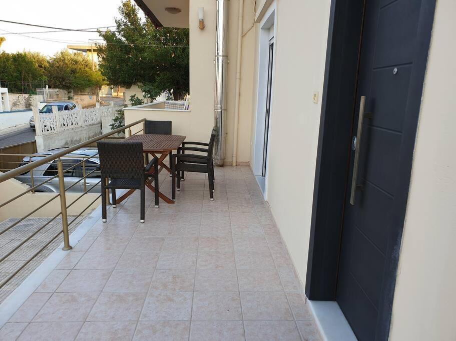 Sun-n-waves Holidaymakers * Rafina (Attica)
