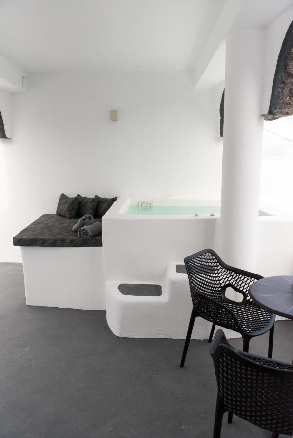 Black Shade Apartment